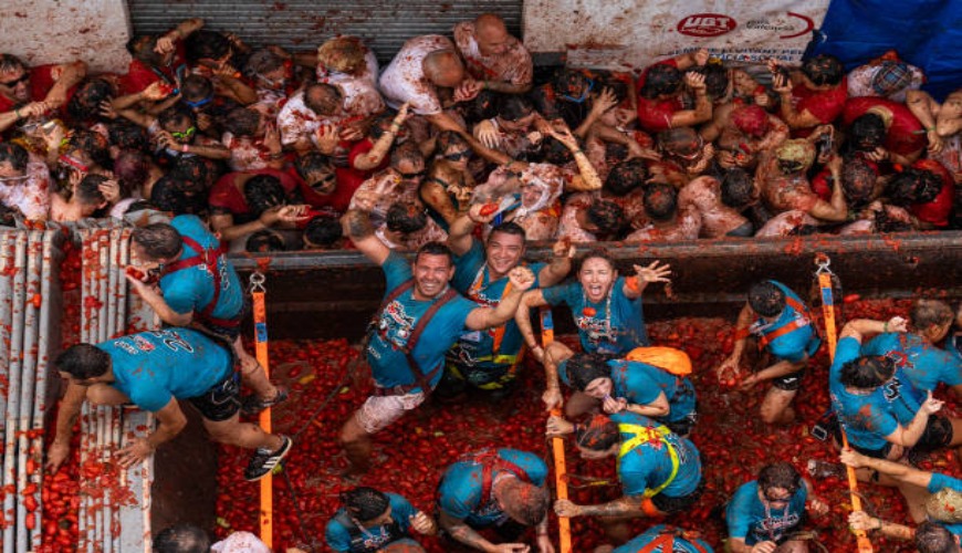 La Tomatina Festival in Spain – The World’s Biggest Tomato Fight
